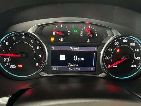 Used 2023 Chevrolet Traverse RS FWD image 43