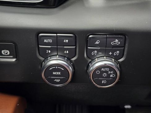 Used 2024 GMC Sierra 2500 Denali Ultimate AWD/4WD image 23