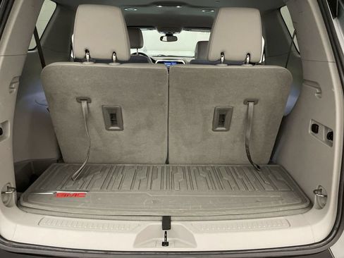 Used 2023 GMC Acadia SLT w/ Preferred Package FWD image 20
