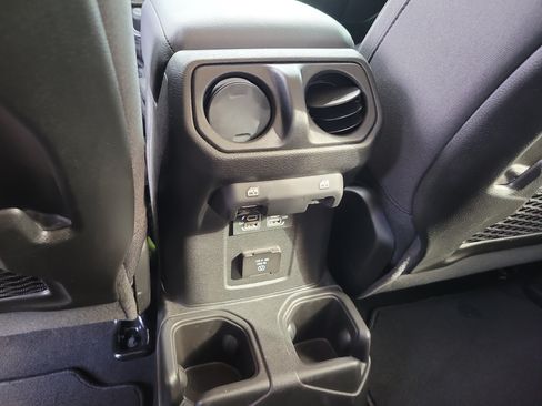 Used 2025 Jeep Gladiator Mojave w/ Safety Group AWD/4WD image 14