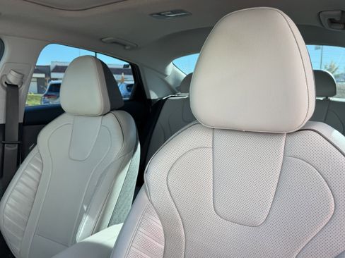 Used 2023 Hyundai Elantra Limited w/ Cargo Package image 19