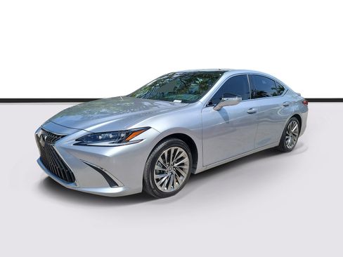 Used 2022 Lexus ES 350 Ultra Luxury w/ Accessory Package 2 FWD image 2