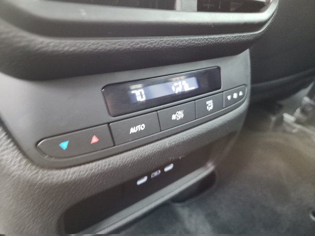 Used 2025 Honda Pilot Touring image 11