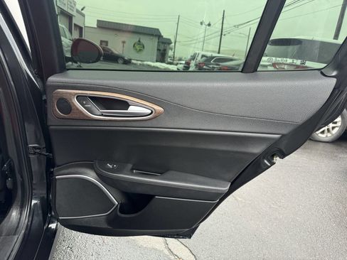 Used 2017 Alfa Romeo Giulia Ti image 27