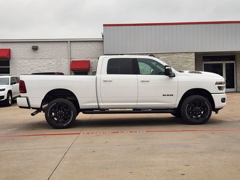 New 2026 RAM 2500 Laramie AWD/4WD image 7