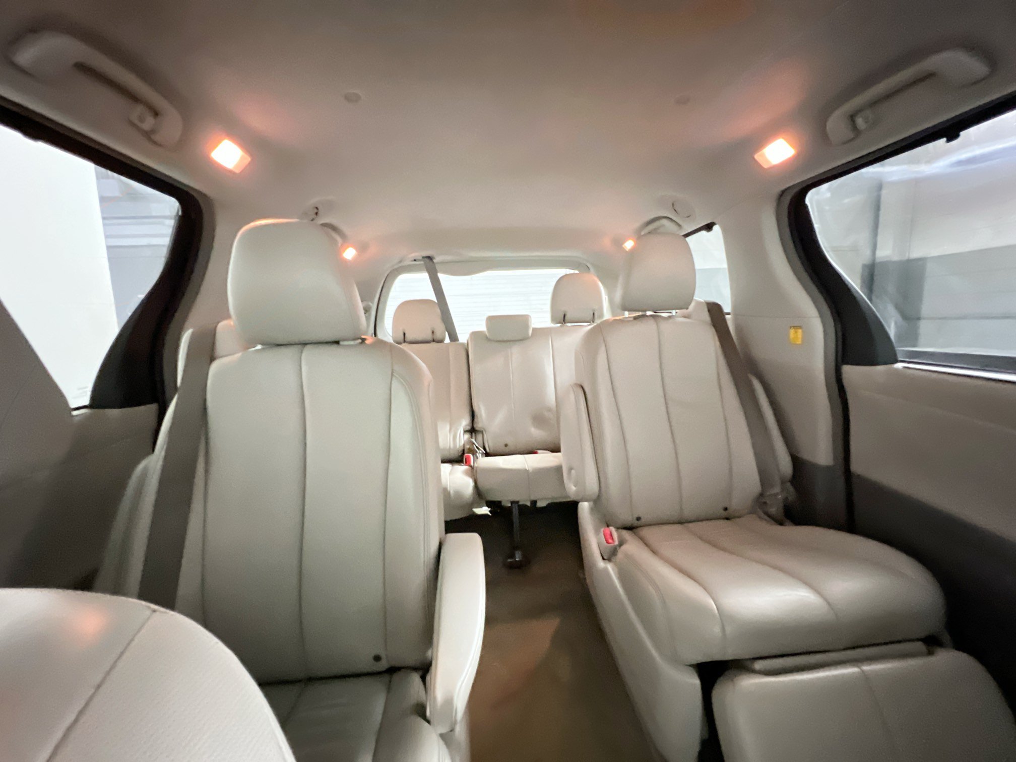 Used 2013 Toyota Sienna XLE w/ Entertainment Pkg AWD/4WD image 33