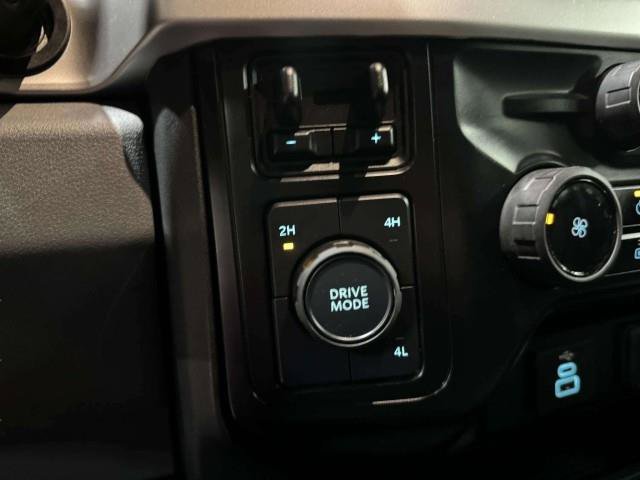 Used 2025 Ford F250 XLT AWD/4WD image 37
