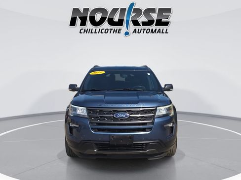 Used 2018 Ford Explorer XLT w/ Equipment Group 202A AWD/4WD image 3