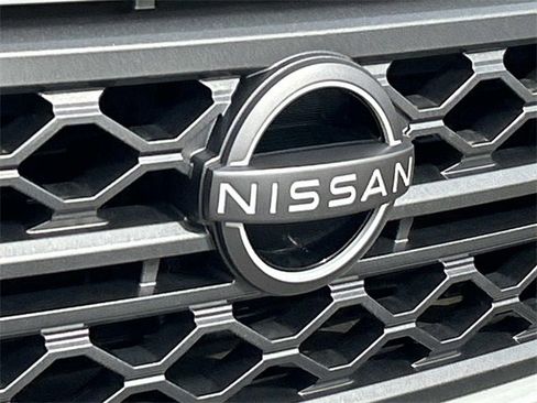 Used 2024 Nissan Frontier SL w/ Technology Package image 11