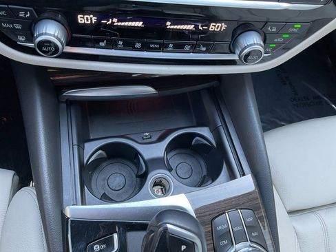 Used 2022 BMW 530i w/ Premium Package image 23