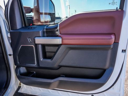 Used 2022 Ford F250 Platinum w/ FX4 Off-Road Package image 18