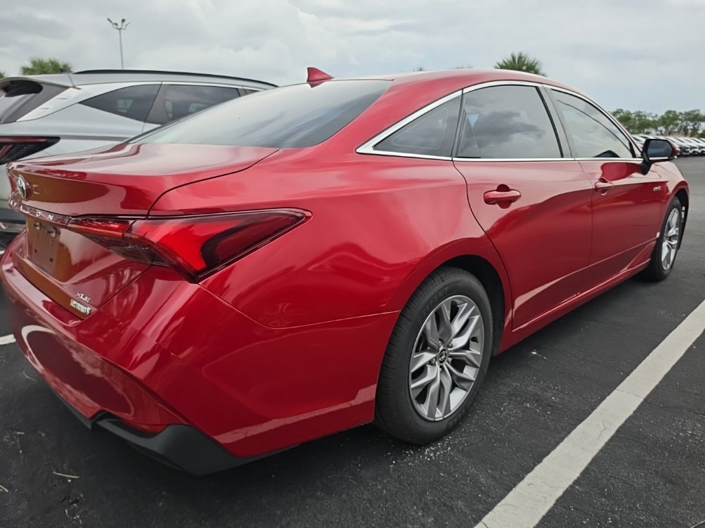 Used 2021 Toyota Avalon XLE w/ Moonroof Package FWD image 15