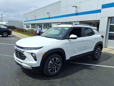 New 2026 Chevrolet TrailBlazer LT w/ Convenience Package FWD image 4