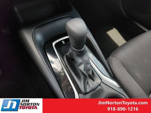 Used 2025 Toyota Corolla LE FWD image 20