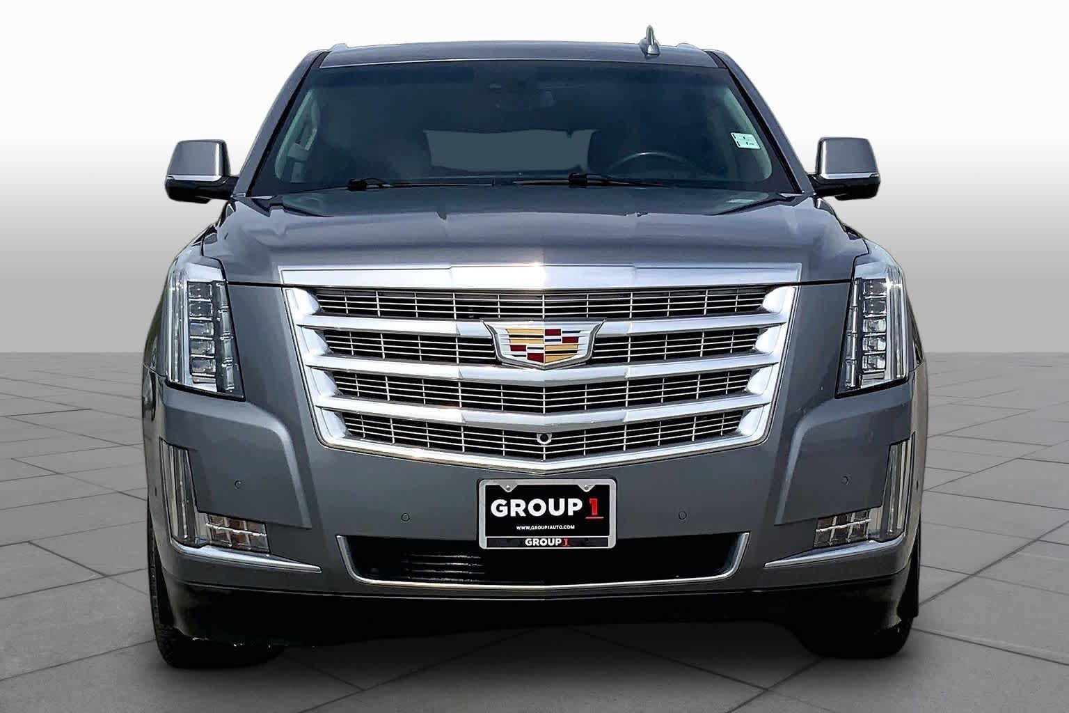 Used 2018 Cadillac Escalade Luxury w/ LPO, Radiant Package RWD image 4