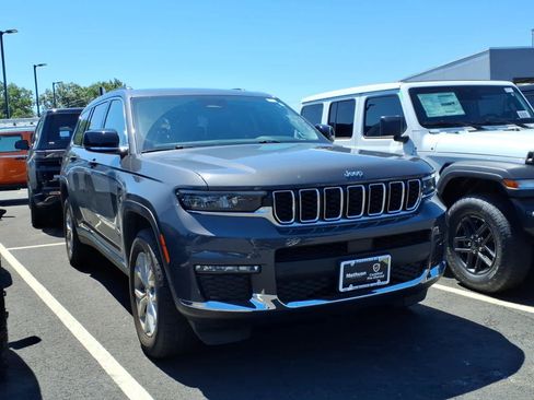 Used 2023 Jeep Grand Cherokee L Limited AWD/4WD image 1