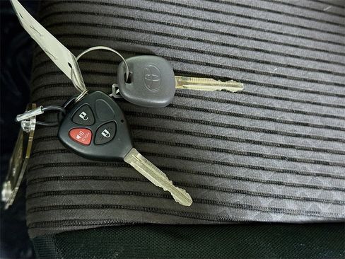 Used 2015 Toyota 4Runner Trail image 31