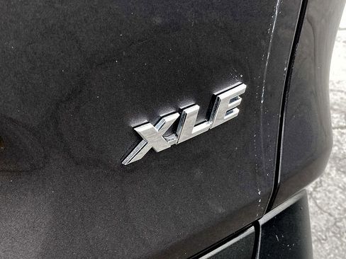 Used 2024 Toyota RAV4 XLE FWD image 9