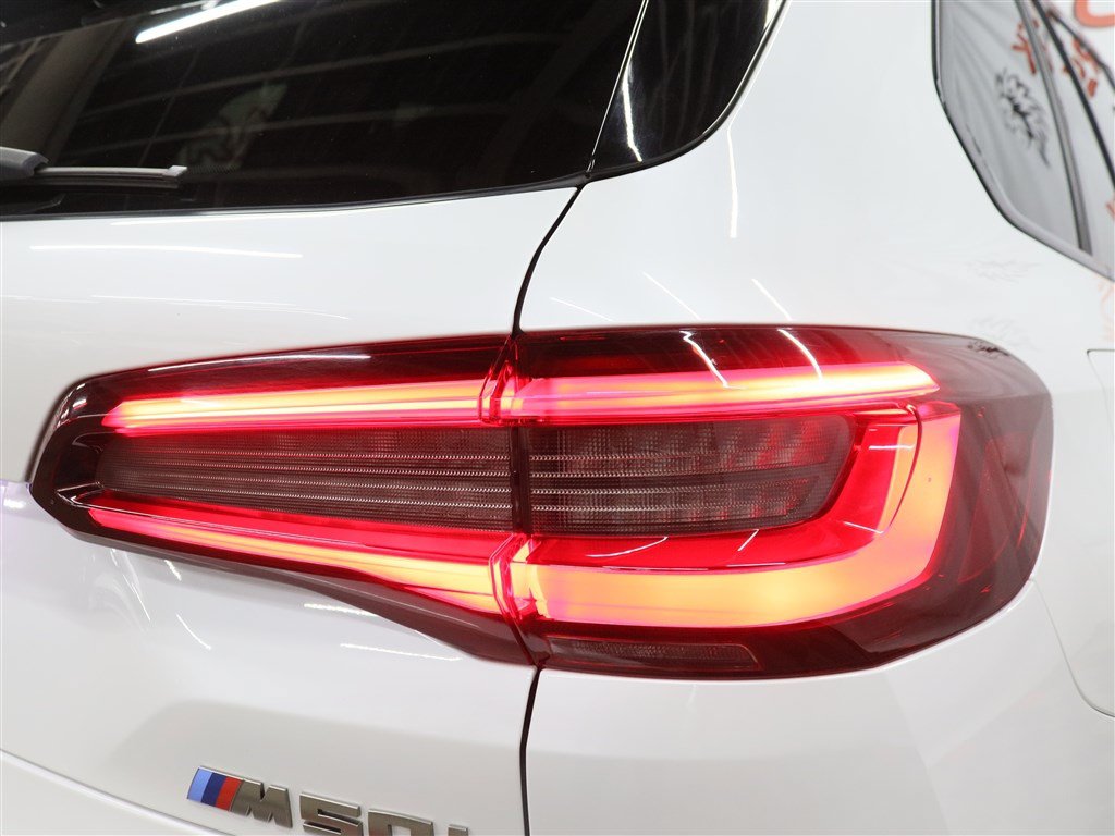 Used 2022 BMW X5 M50i w/ Climate Comfort Package AWD/4WD image 13