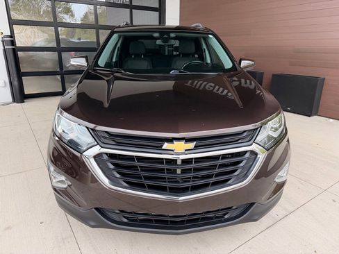 Used 2020 Chevrolet Equinox LT AWD/4WD image 2