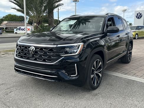 New 2026 Volkswagen Atlas SEL Premium R-Line AWD/4WD image 2