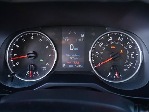 Used 2021 Toyota RAV4 XLE Premium image 27