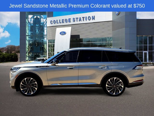 Used 2023 Lincoln Aviator Reserve w/ Equipment Group 201A RWD image 3