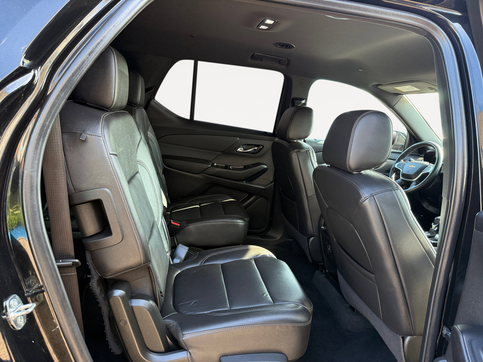 Used 2023 Chevrolet Traverse LT FWD image 18