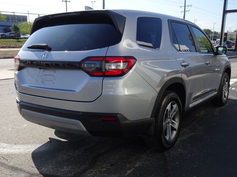Used 2025 Honda Pilot EX-L image 5