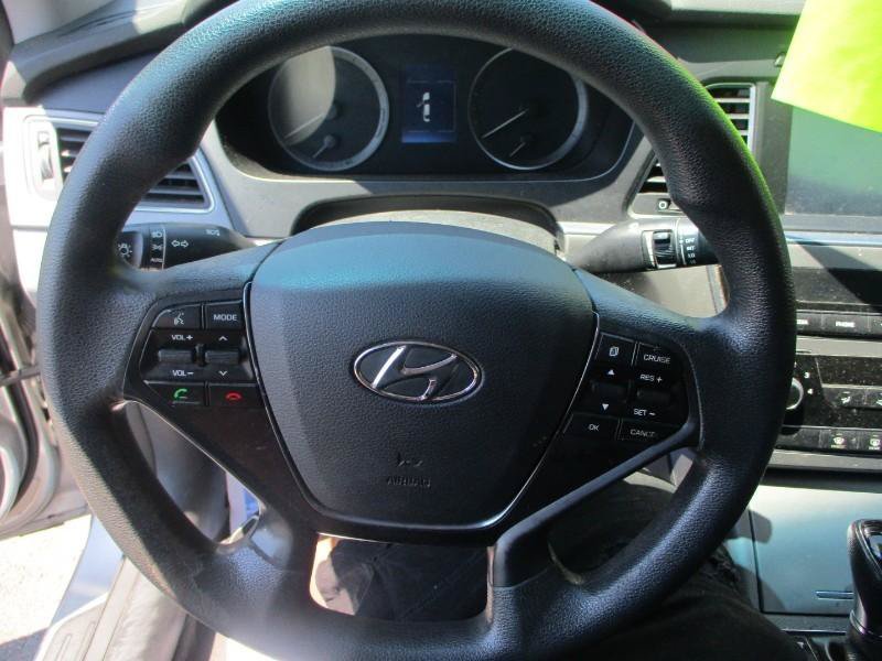 Used 2016 Hyundai Sonata SE FWD image 13