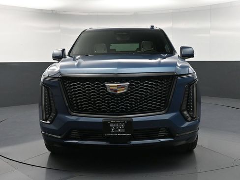 Used 2025 Cadillac Escalade ESV Sport Platinum AWD/4WD image 11