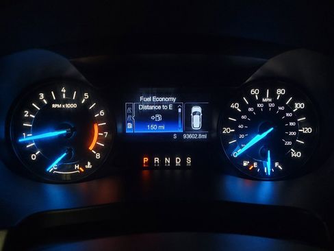 Used 2017 Ford Explorer XLT FWD image 23