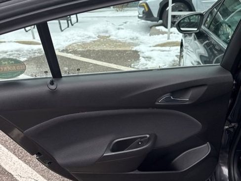 Used 2017 Chevrolet Cruze LT image 29