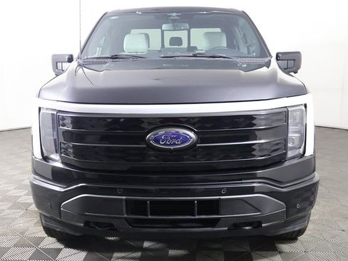 Used 2023 Ford F150 Lightning Platinum image 17