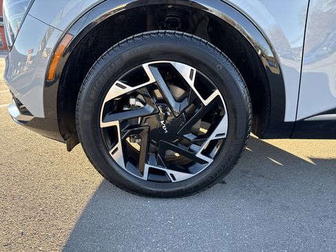 Certified 2024 Kia Sportage SX image 11
