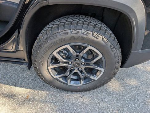 New 2026 Chevrolet Equinox ACTIV w/ Convenience Package III FWD image 11