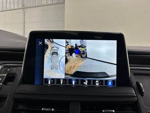 Used 2023 Chevrolet Suburban High Country AWD/4WD image 24