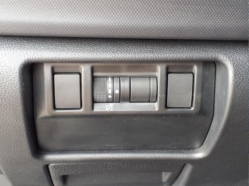 Used 2025 Subaru Forester Premium AWD/4WD image 13