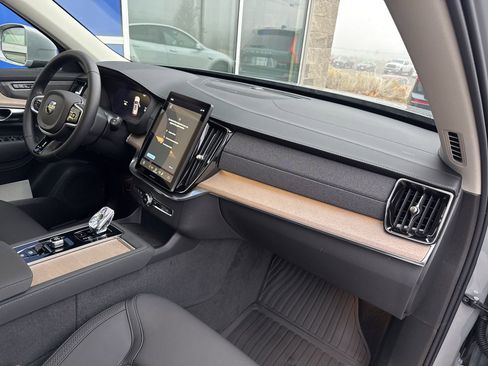 New 2026 Volvo XC90 T8 Plus w/ Protection Package Premier image 12