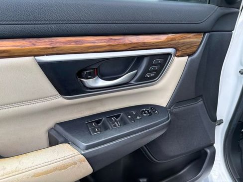Used 2018 Honda CR-V Touring image 18