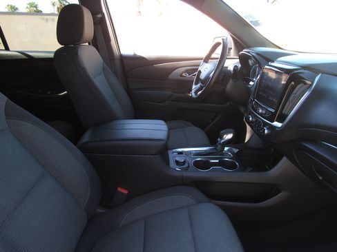 Used 2023 Chevrolet Traverse LT AWD/4WD image 8