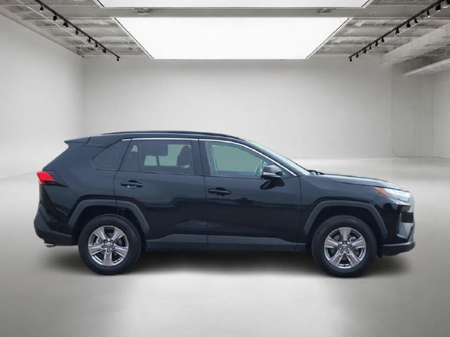 Used 2025 Toyota RAV4 XLE AWD/4WD image 7
