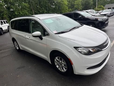 Used 2021 Chrysler Voyager Lxi w/ Cold Weather Group image 1