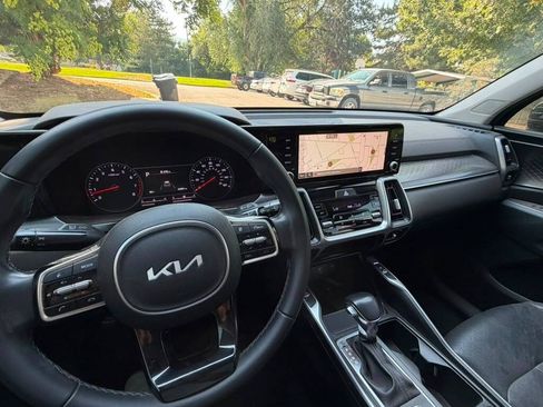 Used 2022 Kia Sorento S FWD image 9