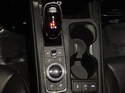 Used 2022 Cadillac XT4 Luxury w/ Cold Weather Package image 16