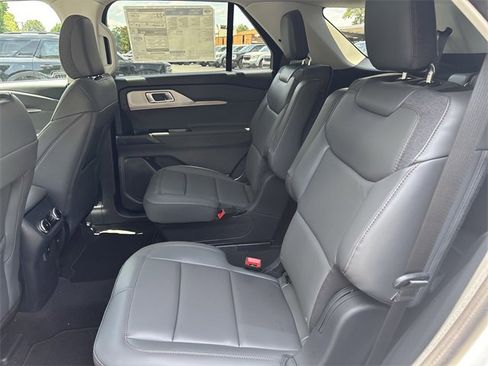 New 2025 Ford Explorer Active w/ Active Comfort Package image 22