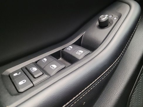Used 2023 Jeep Grand Cherokee Limited AWD/4WD image 27