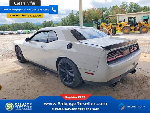 Used 2016 Dodge Challenger R/T Scat Pack w/ Leather Interior Group RWD image 3