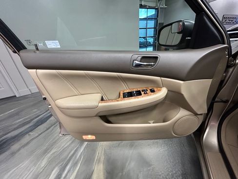 Used 2004 Honda Accord EX image 50