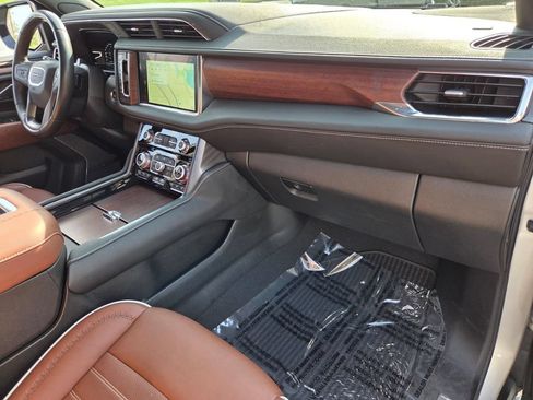 Used 2023 GMC Yukon Denali Ultimate AWD/4WD image 20